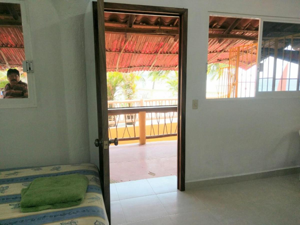 Hotel Pie de Playa la Ropa Zihuatanejo Exterior foto