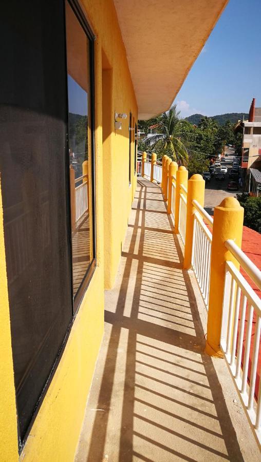Hotel Pie de Playa la Ropa Zihuatanejo Exterior foto